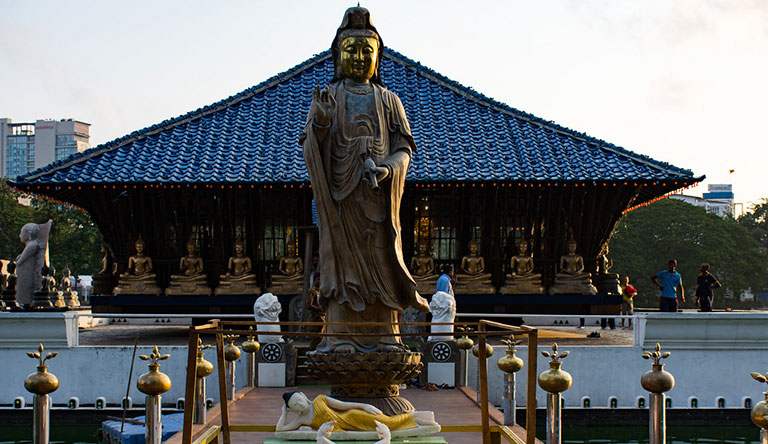 gangaramaya-temple-colombo-srilanka